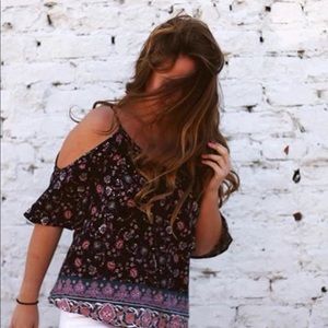 COLD SHOULDER LA HEARTS TOP